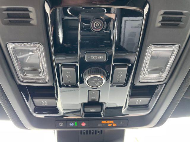 2026 Chevrolet Suburban Premier - Photo 33