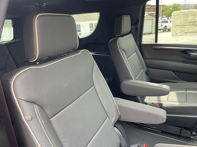 2026 Chevrolet Suburban Premier - Photo 39
