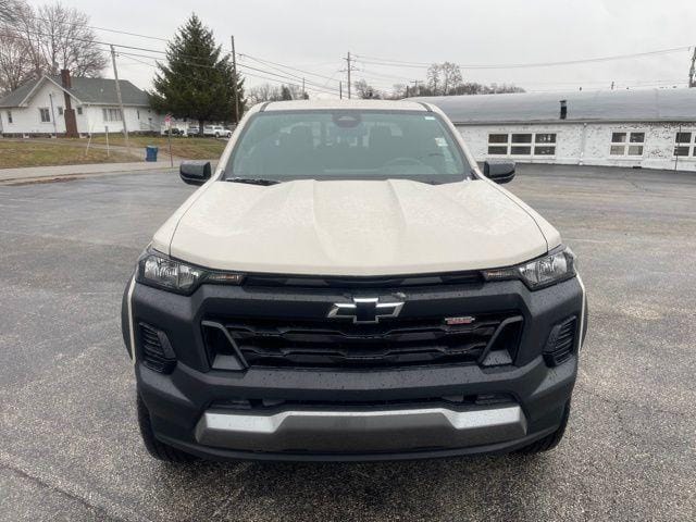 2026 Chevrolet Colorado Trail Boss - Photo 2