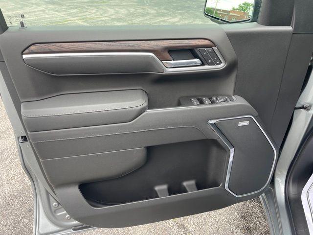 2026 GMC Sierra 1500 SLT - Photo 9