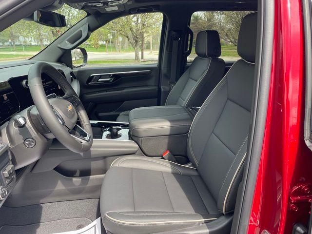 2026 Chevrolet Suburban Premier - Photo 14