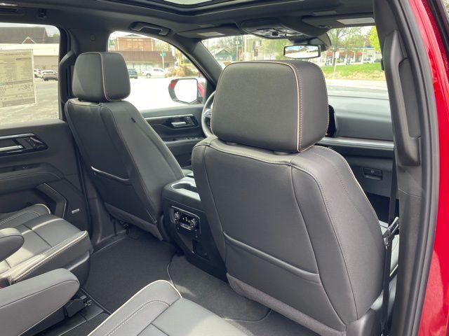 2026 Chevrolet Suburban Premier - Photo 40