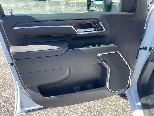 2026 GMC Sierra 2500HD SLT - Photo 9