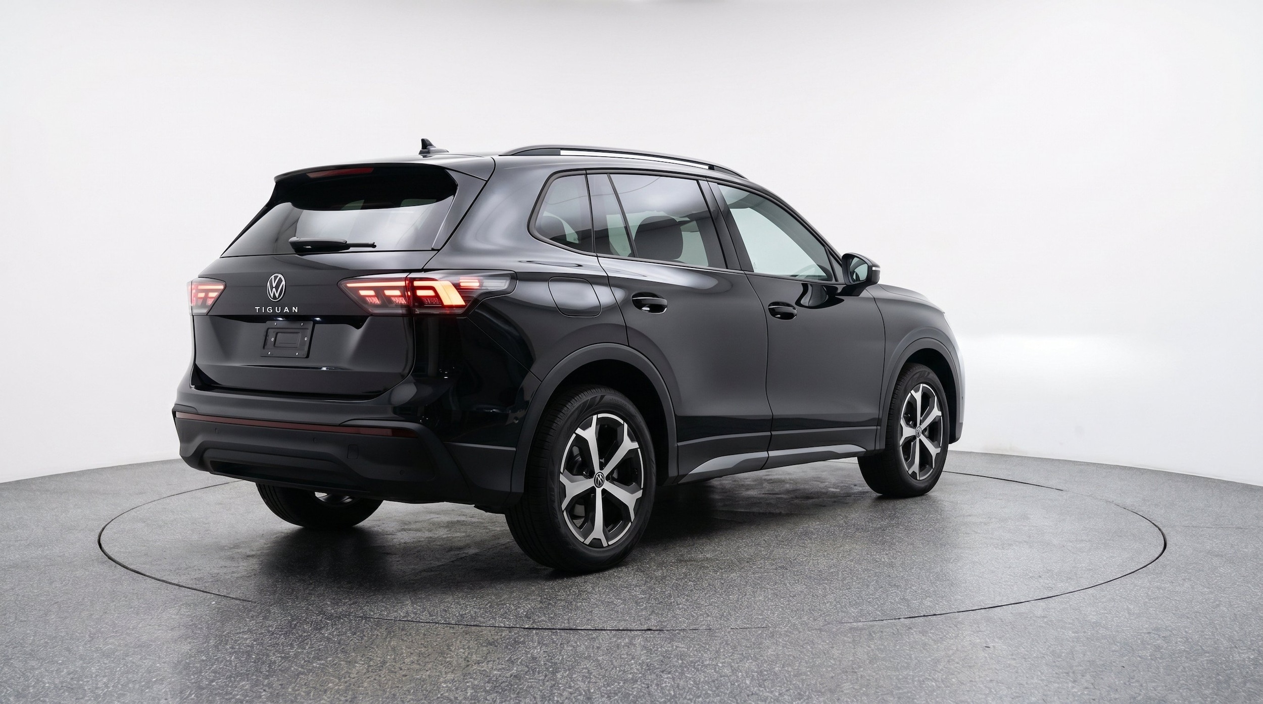 Thumbnail: 2026 Volkswagen Tiguan - 9