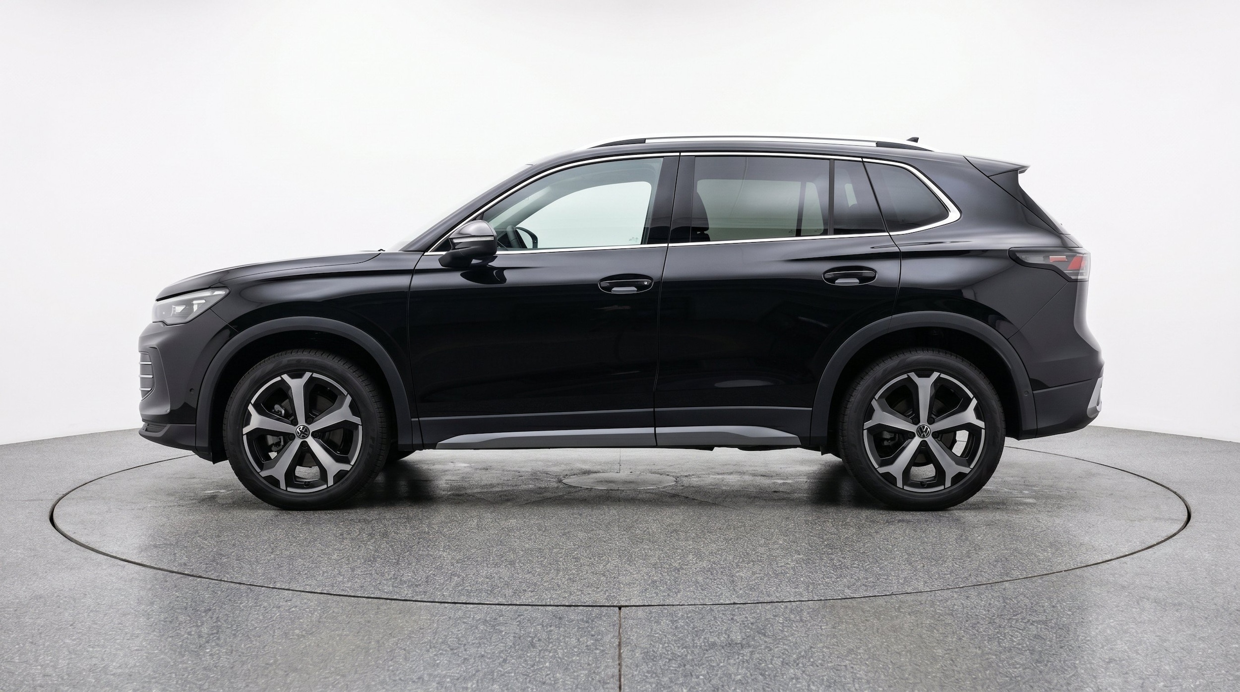 Thumbnail: 2026 Volkswagen Tiguan - 5