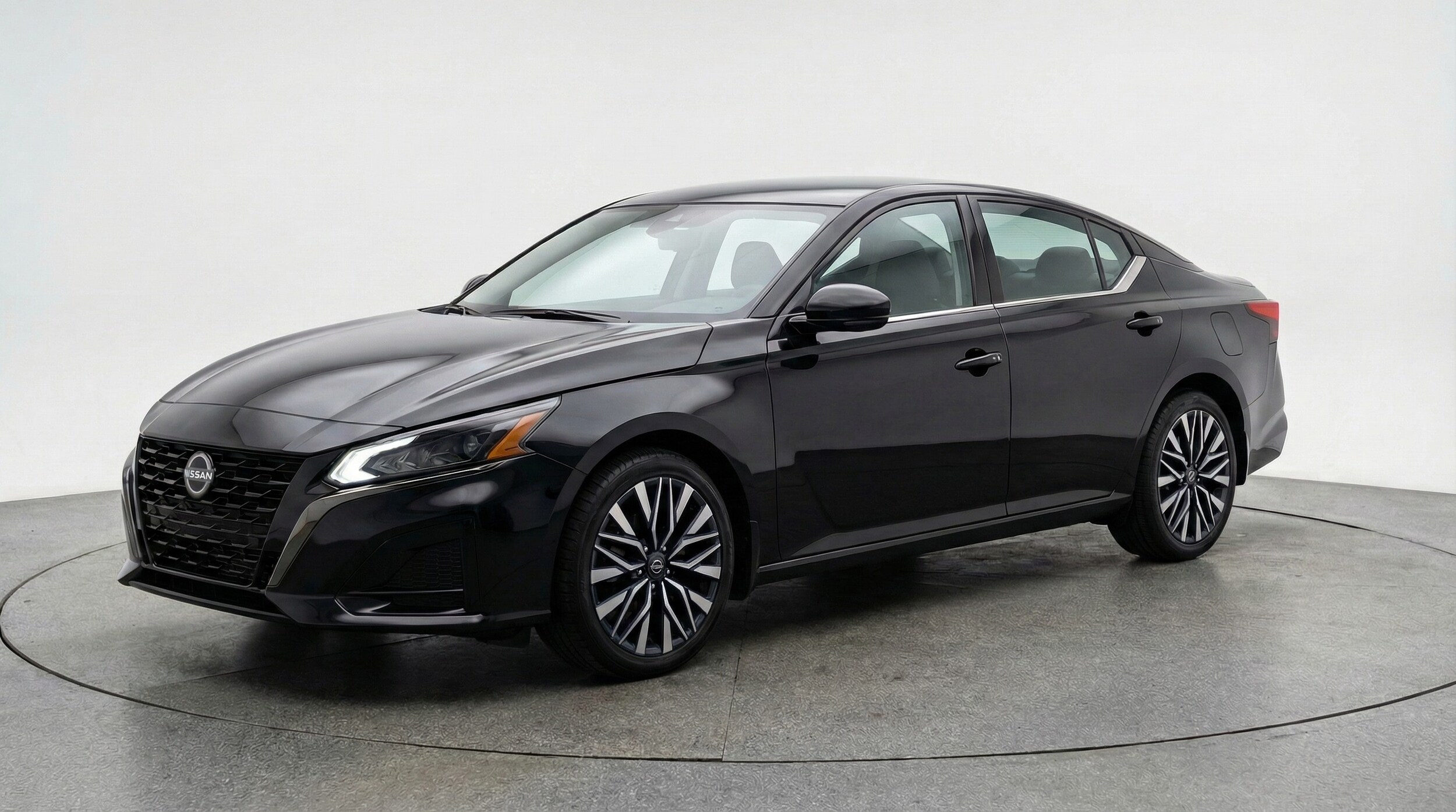 Thumbnail: 2025 Nissan Altima - 3