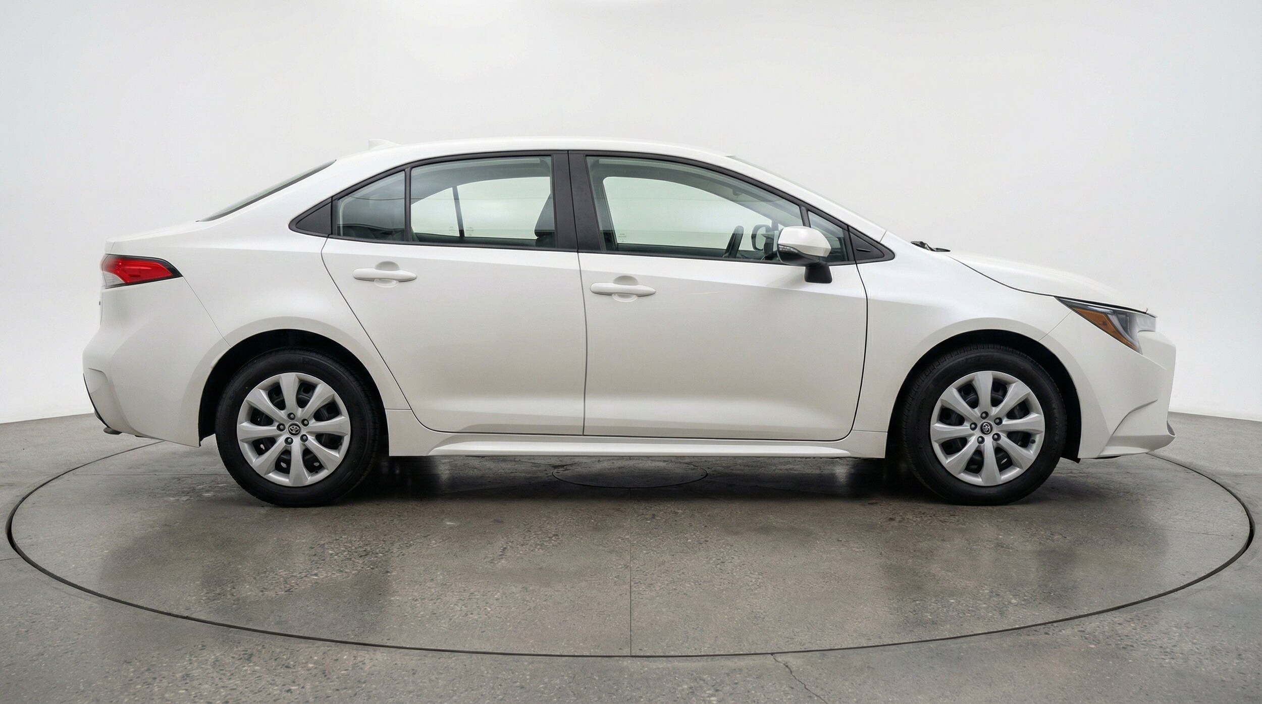 Thumbnail: 2025 Toyota Corolla - 10