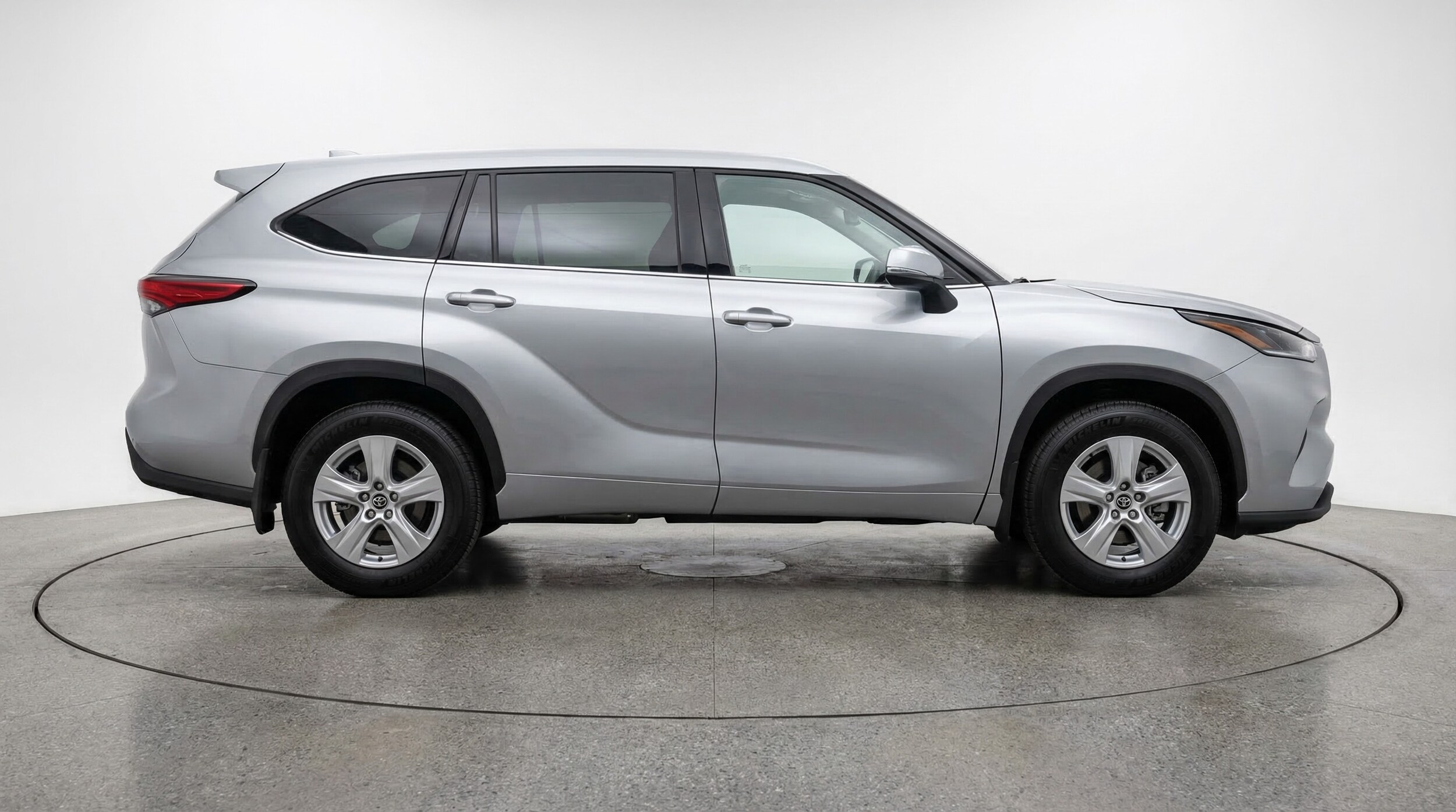 Thumbnail: 2025 Toyota Highlander - 8