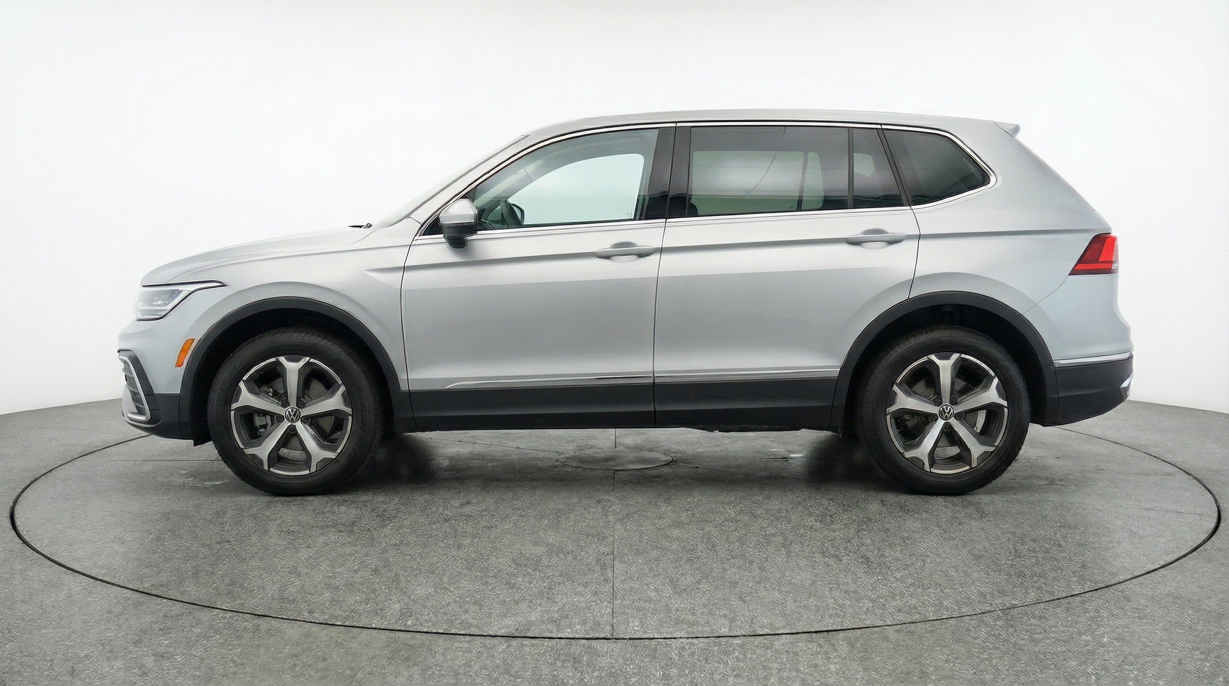 Thumbnail: 2026 Volkswagen Tiguan - 5