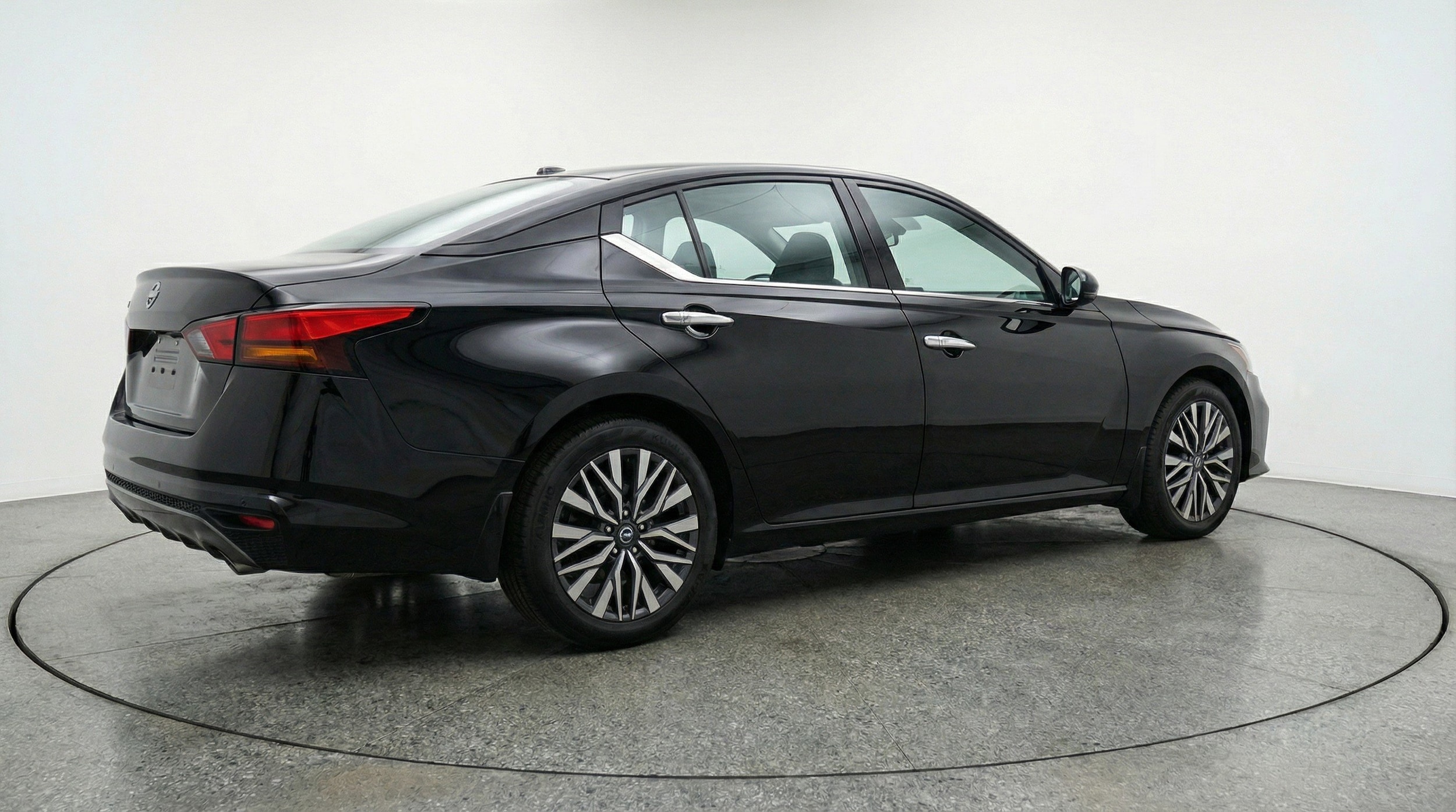 Thumbnail: 2025 Nissan Altima - 9