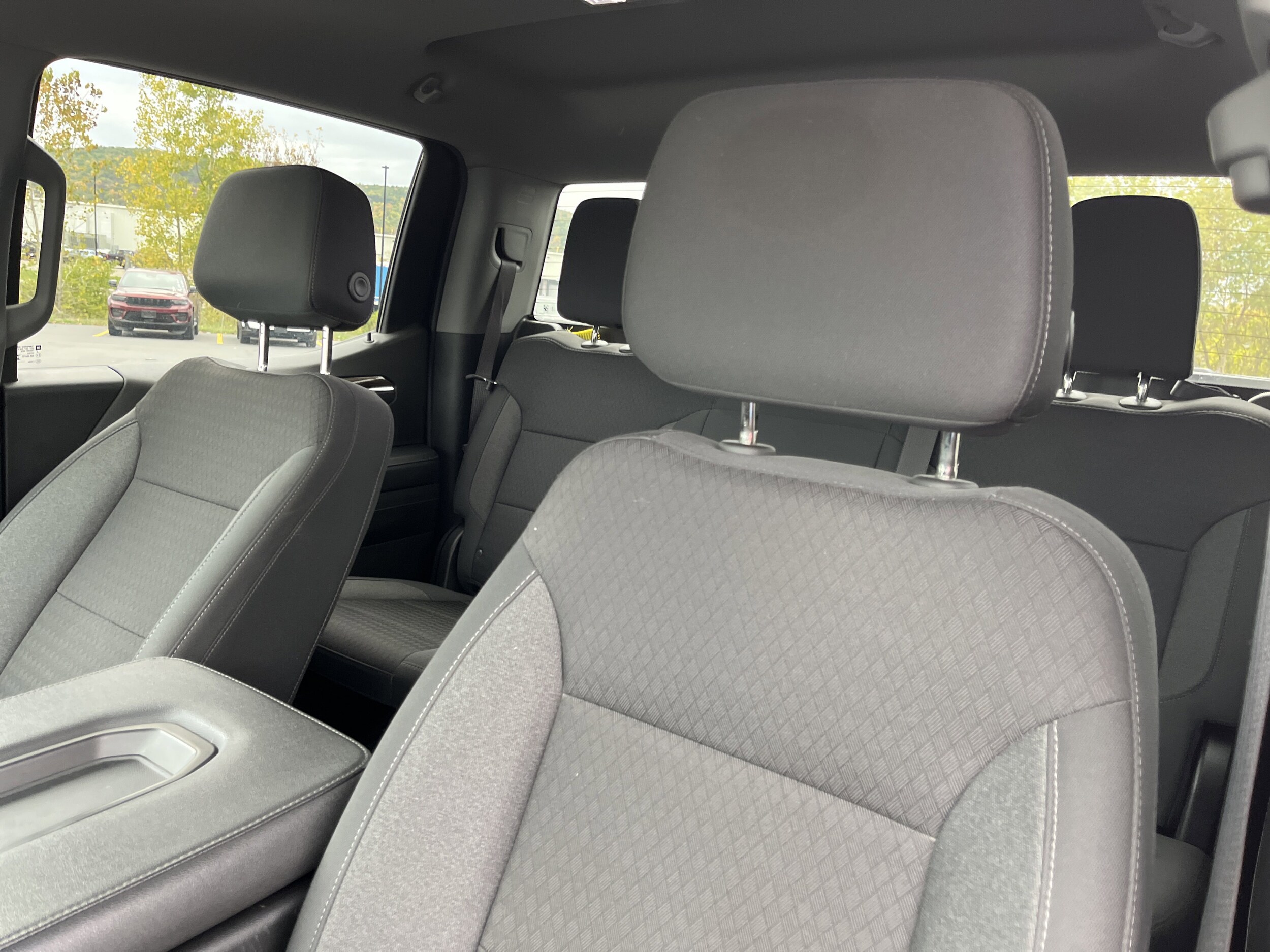 2024 Chevrolet Silverado 1500 LT photo 4