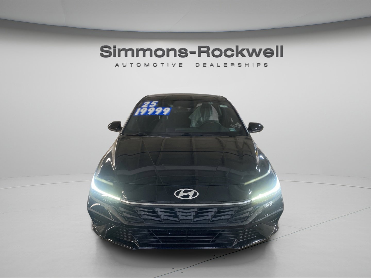 2025 Hyundai Elantra SEL Sport photo 2