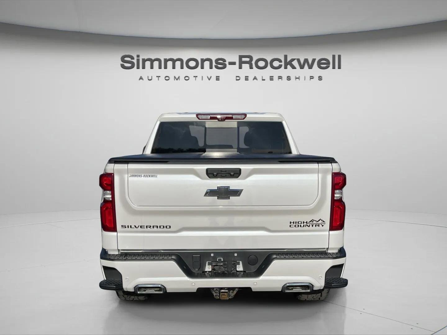 2023 Chevrolet Silverado 1500 High Country photo 4