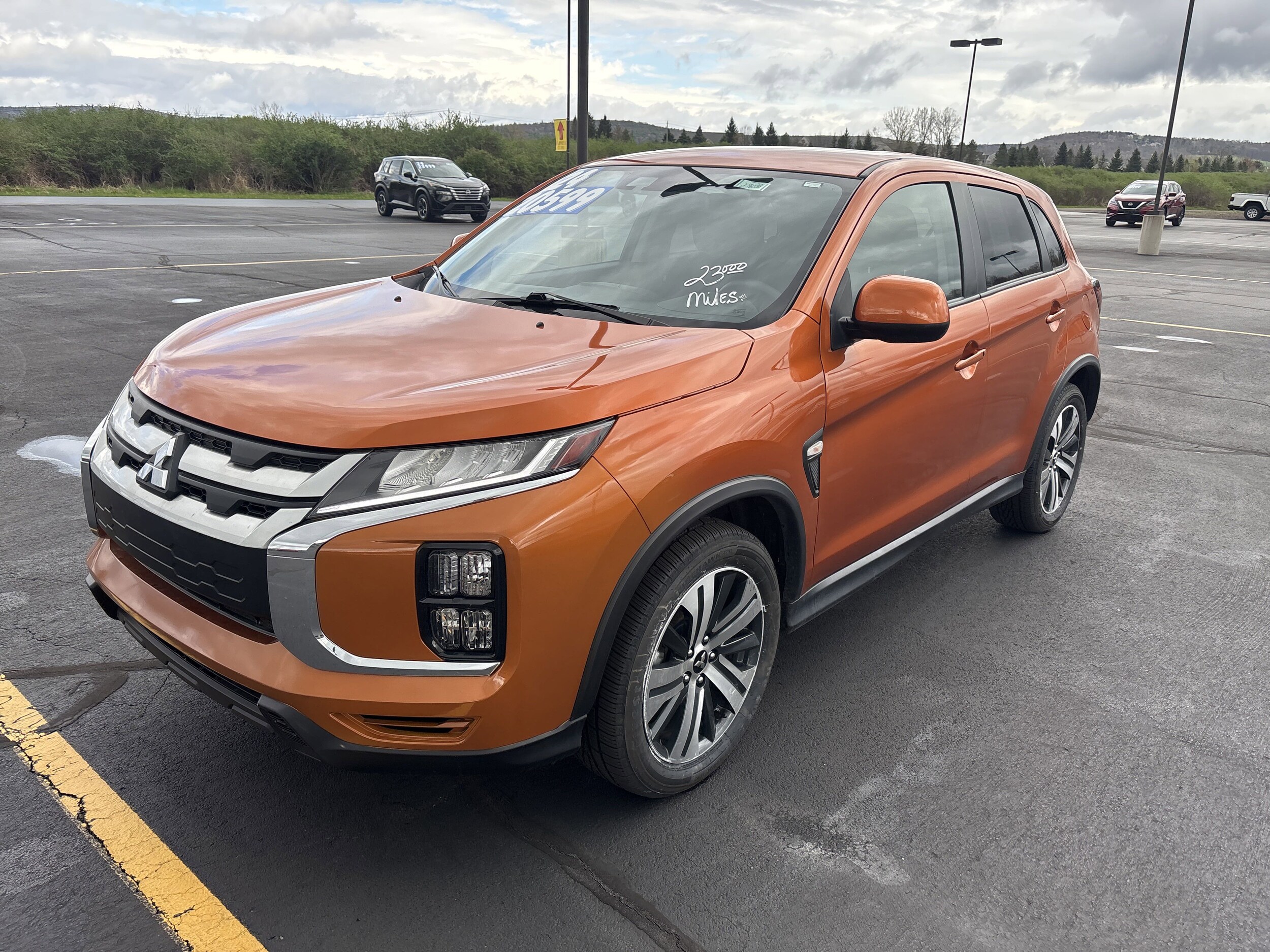 2024 Mitsubishi Outlander Sport ES photo 3