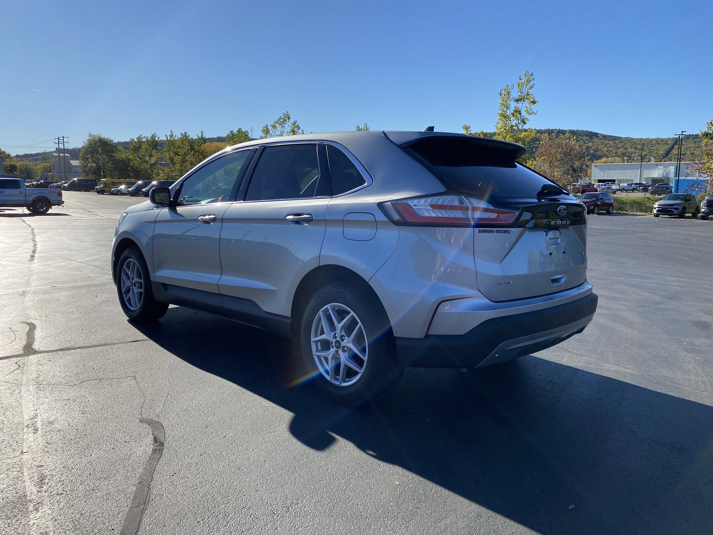 2024 Ford Edge SEL photo 3