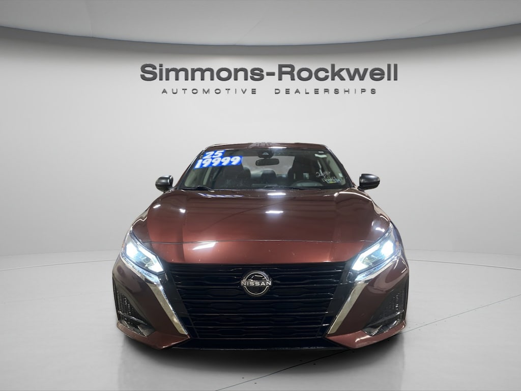 Used 2025 Nissan Altima SV SV FWD