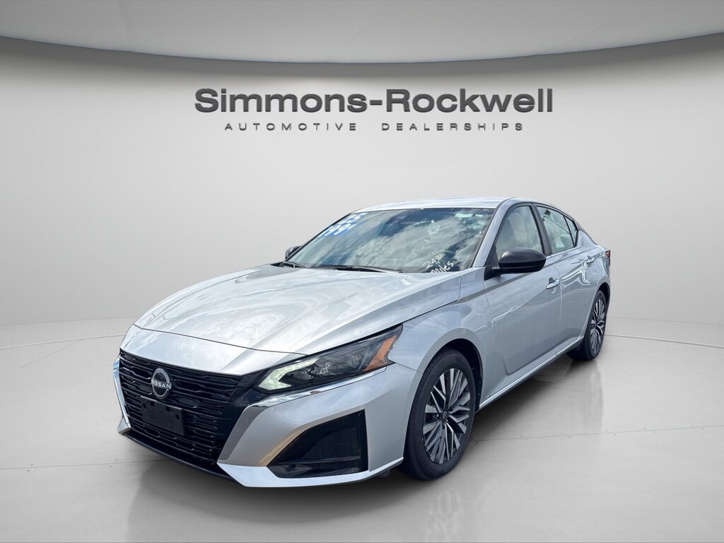 Used 2025 Nissan Altima SV SV FWD