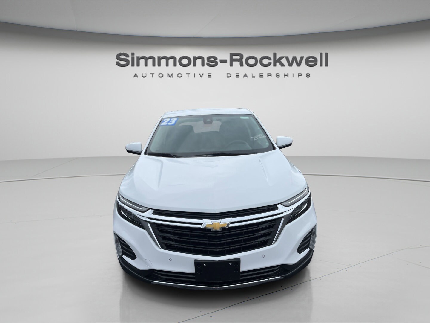 2023 Chevrolet Equinox LT photo 2