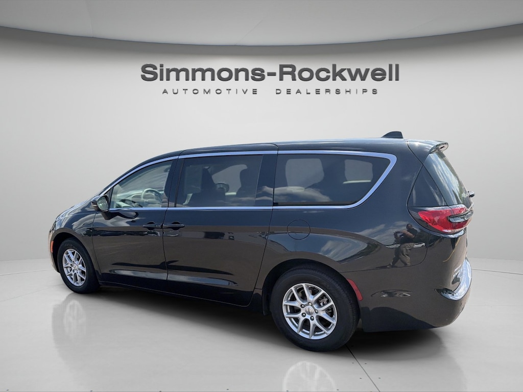 Used 2023 Chrysler Pacifica Touring L Touring L FWD
