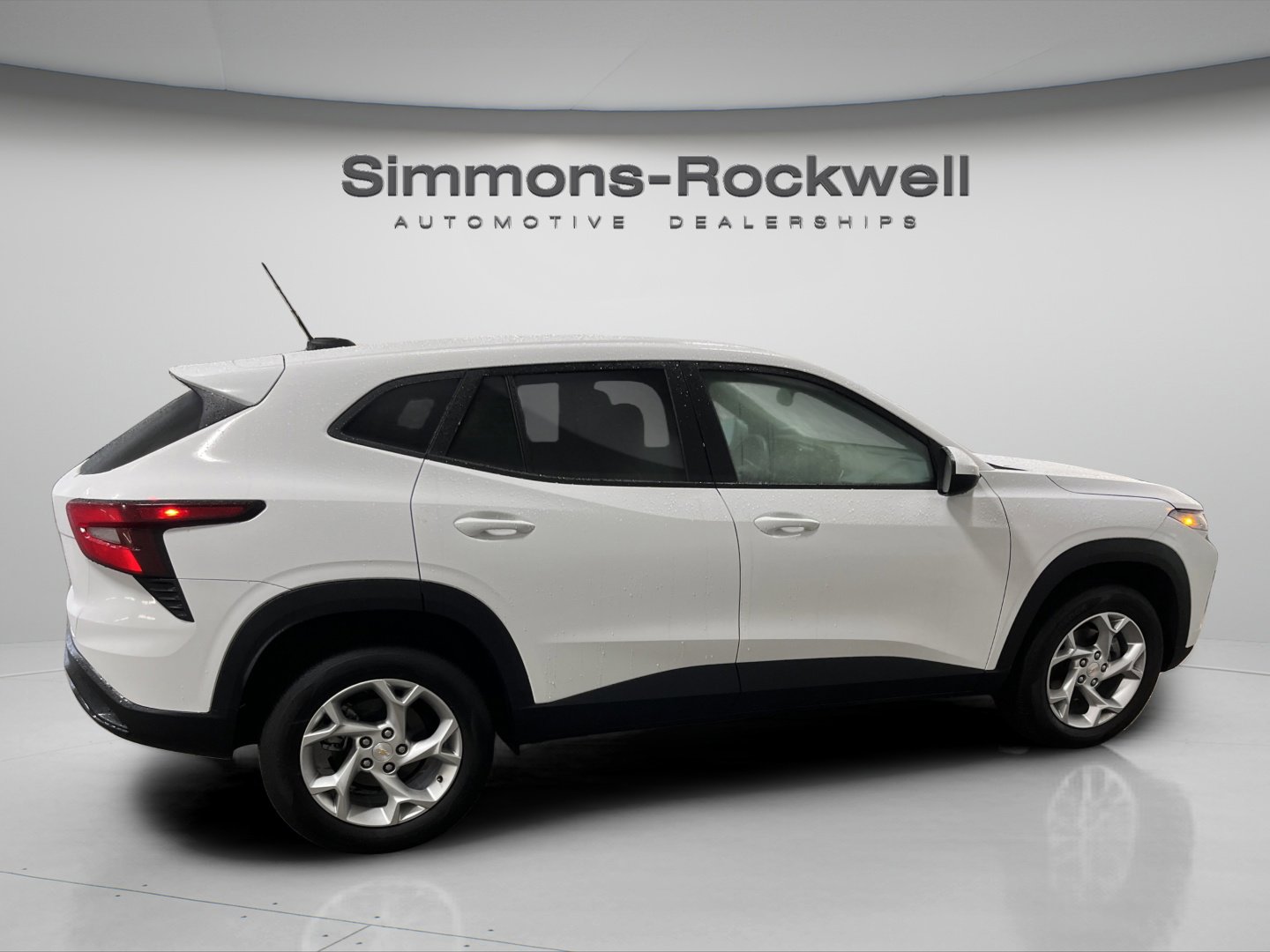 2024 Chevrolet Trax LS photo 4