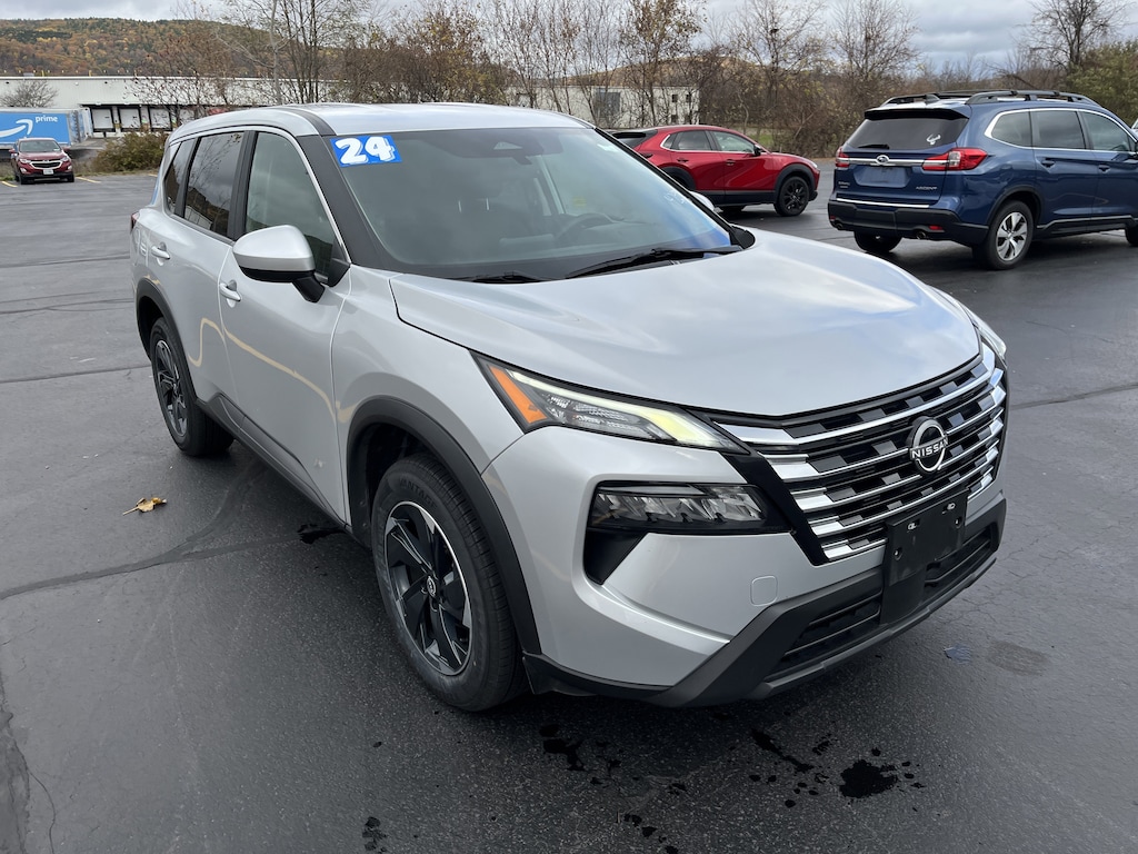 Used 2024 Nissan Rogue SV AWD SV