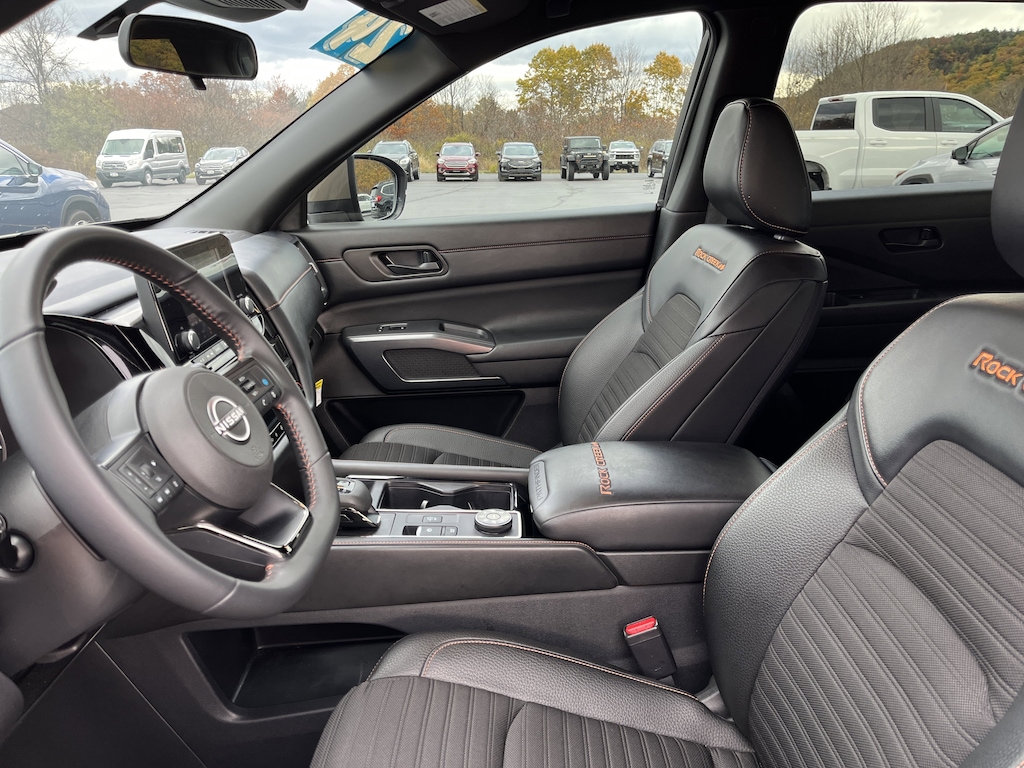Used 2024 Nissan Pathfinder Rock Creek Rock Creek 4WD