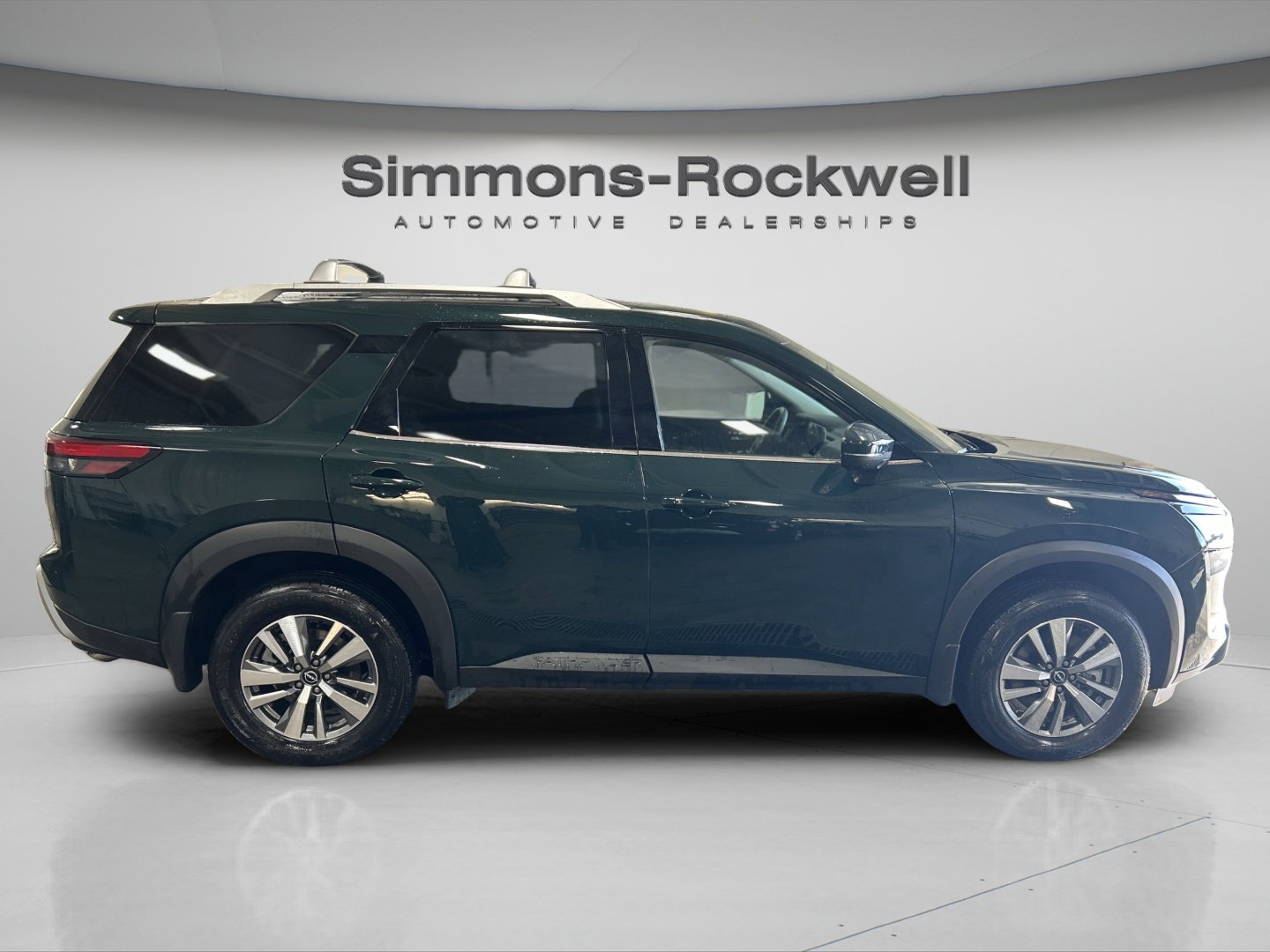 2025 Nissan Pathfinder SL photo 4