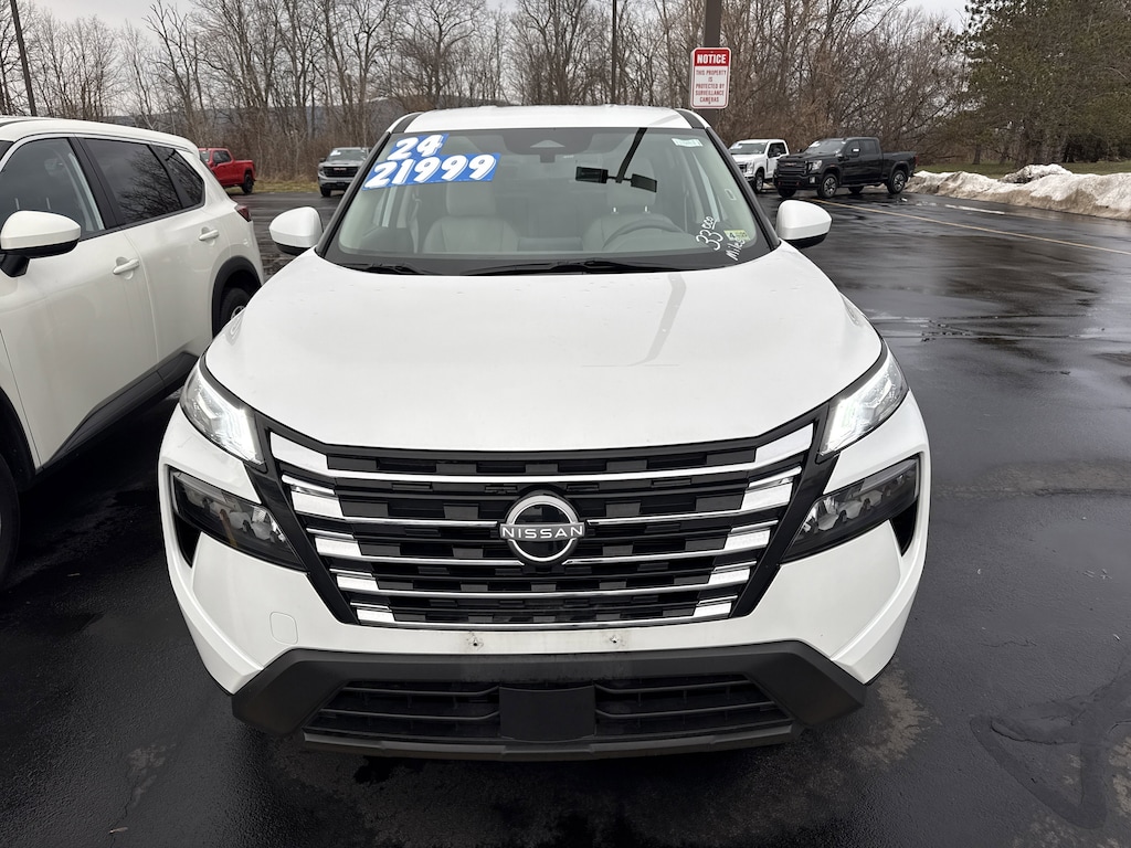 Used 2024 Nissan Rogue SV AWD SV
