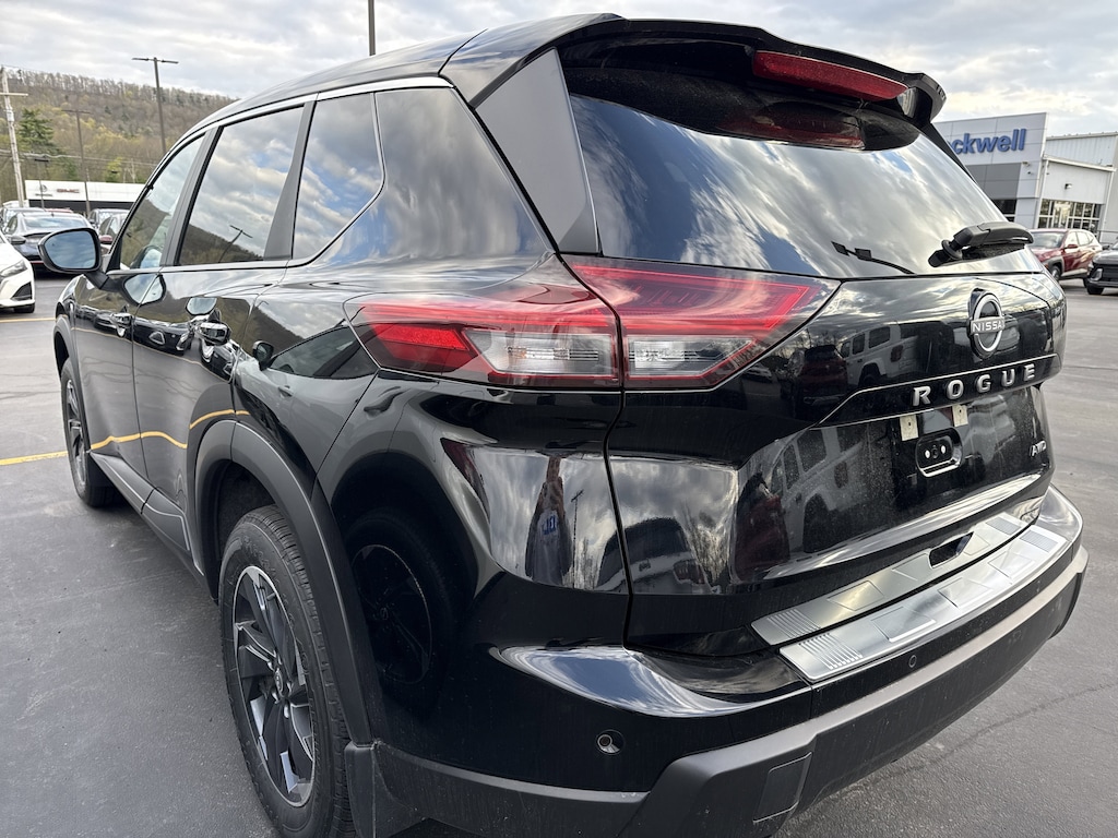 Used 2025 Nissan Rogue SV AWD SV