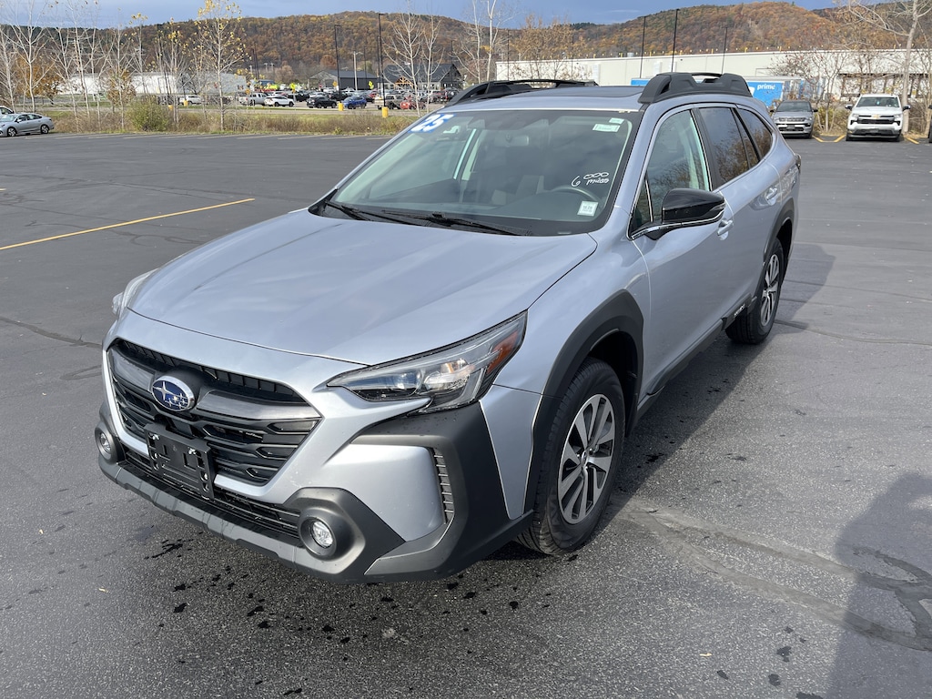 Used 2025 Subaru Outback Premium Premium AWD