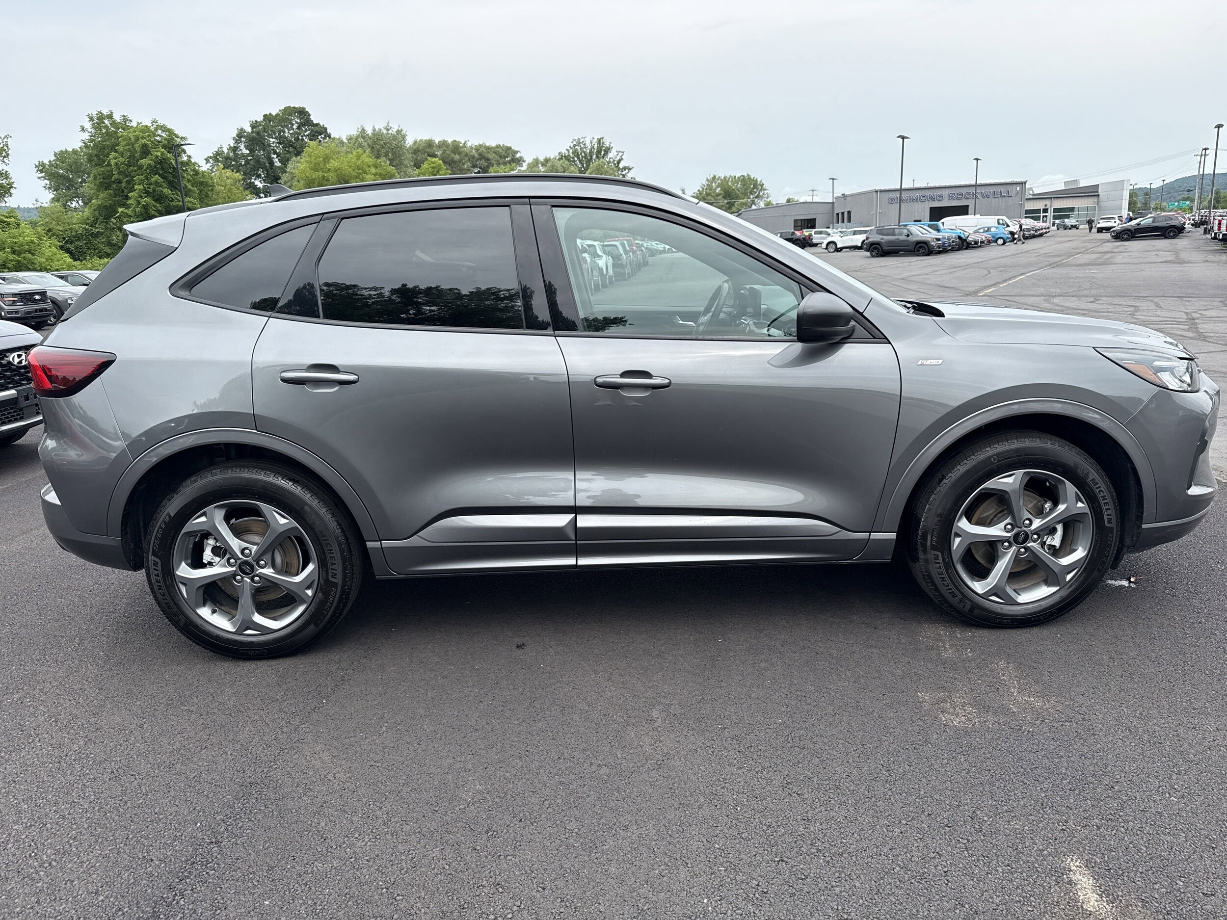 2024 Ford Escape ST-Line photo 4
