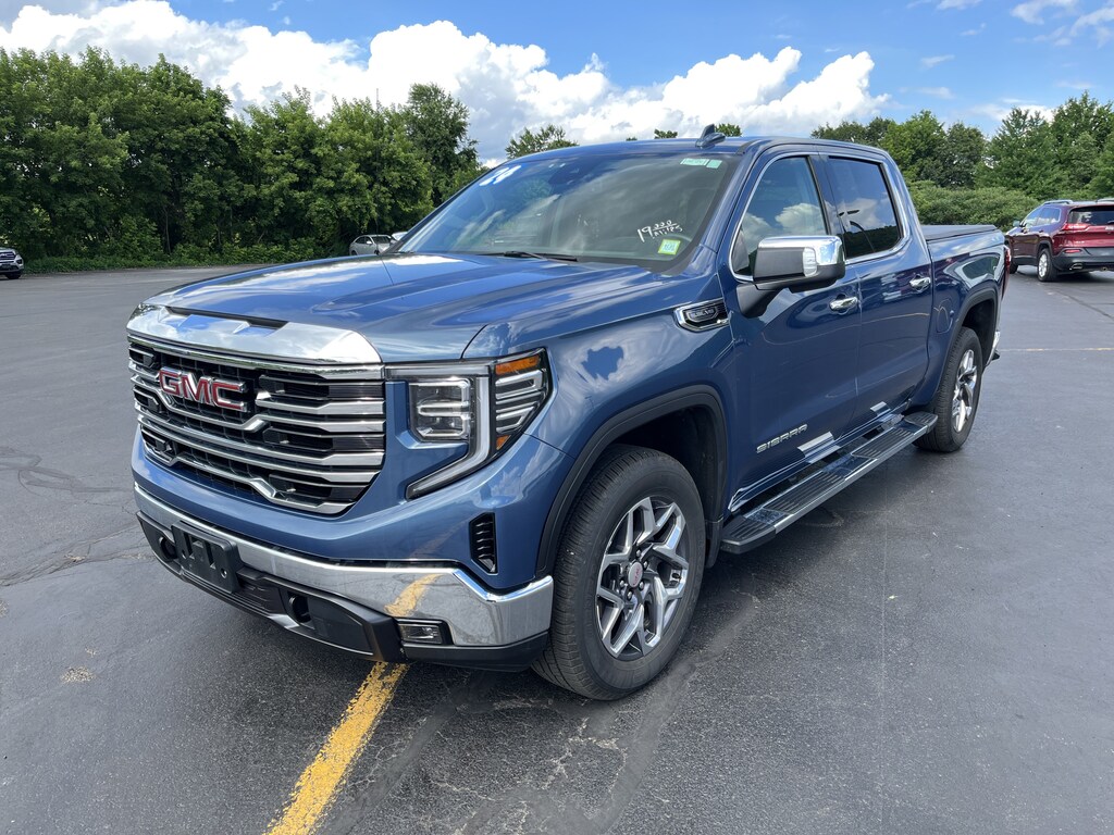 Certified 2024 GMC Sierra 1500 SLT 4WD Crew Cab 147 SLT