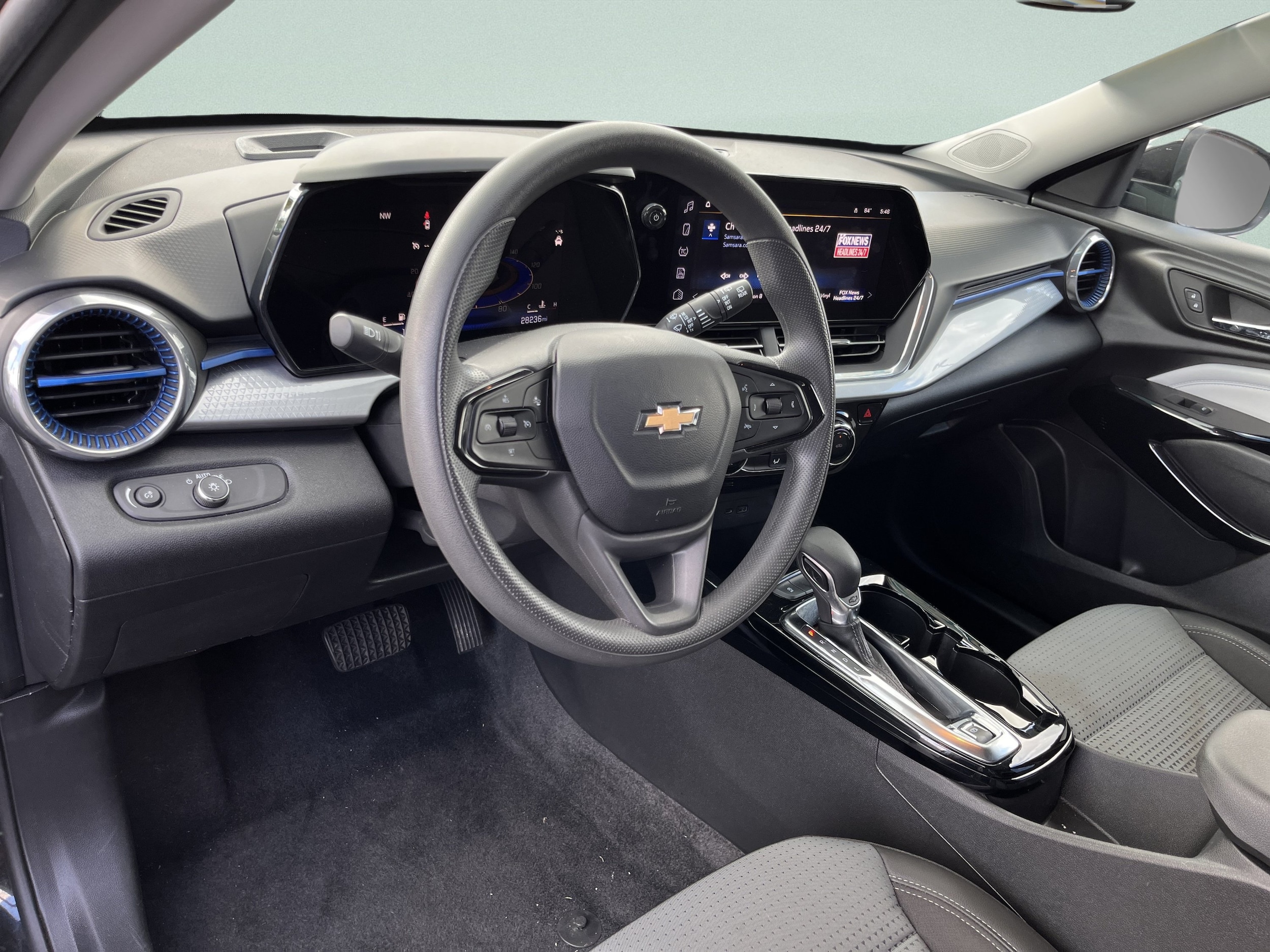 2024 Chevrolet Trax LT - Photo 15