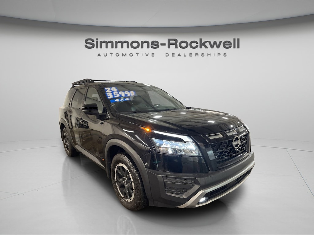 Used 2024 Nissan Pathfinder Rock Creek Rock Creek 4WD