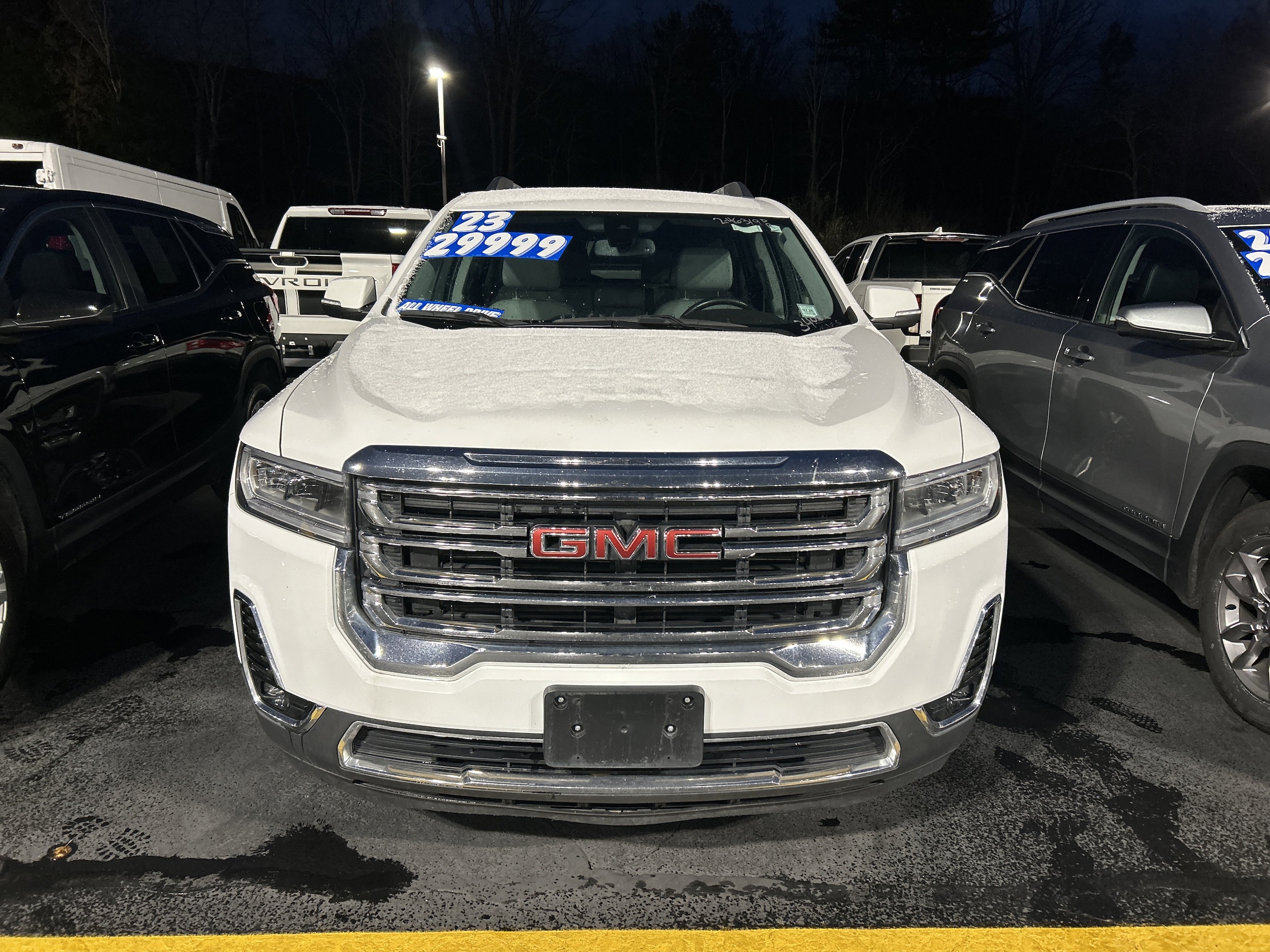 2023 GMC Acadia SLT's photo