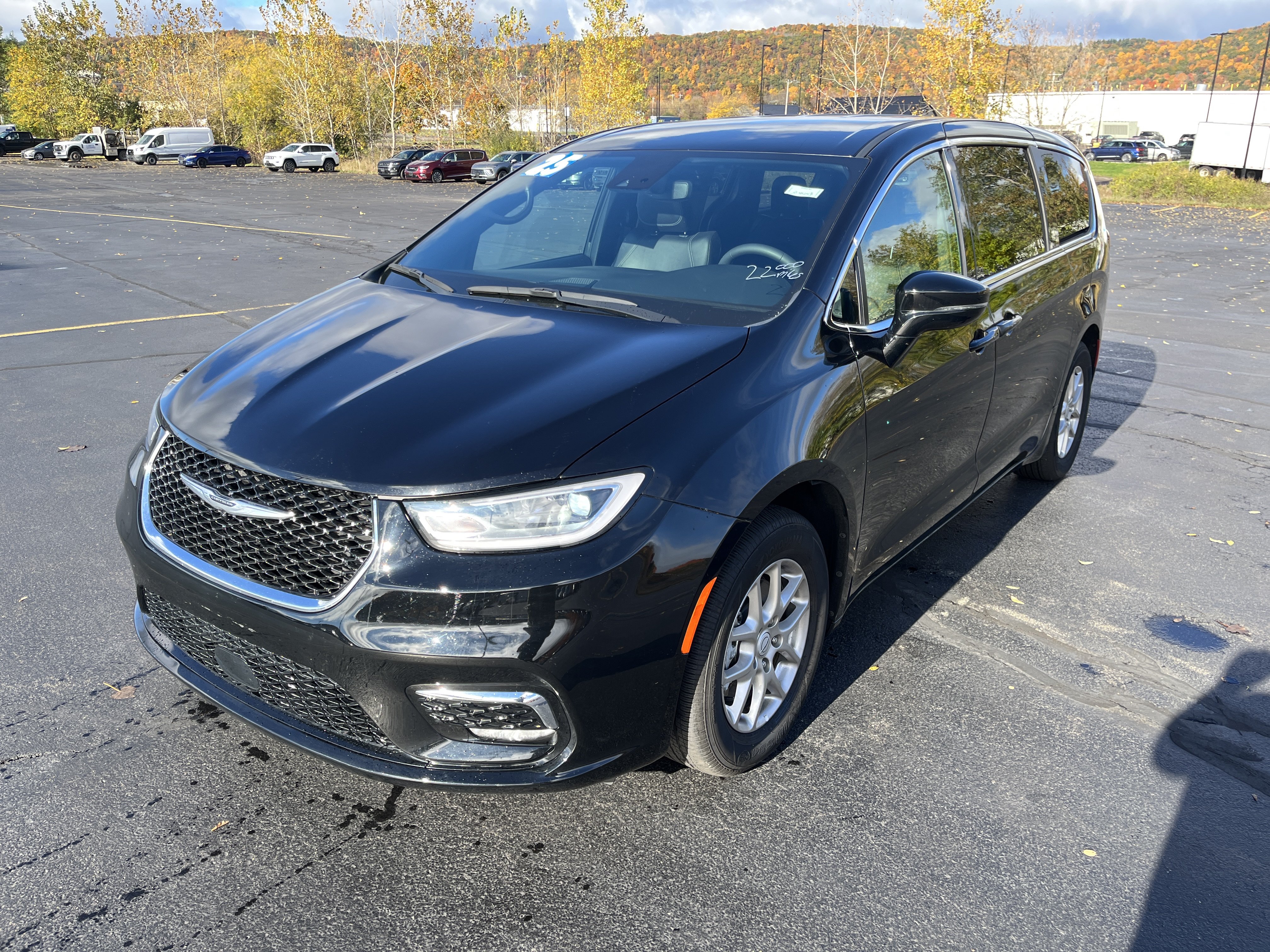 2025 Chrysler Pacifica Select