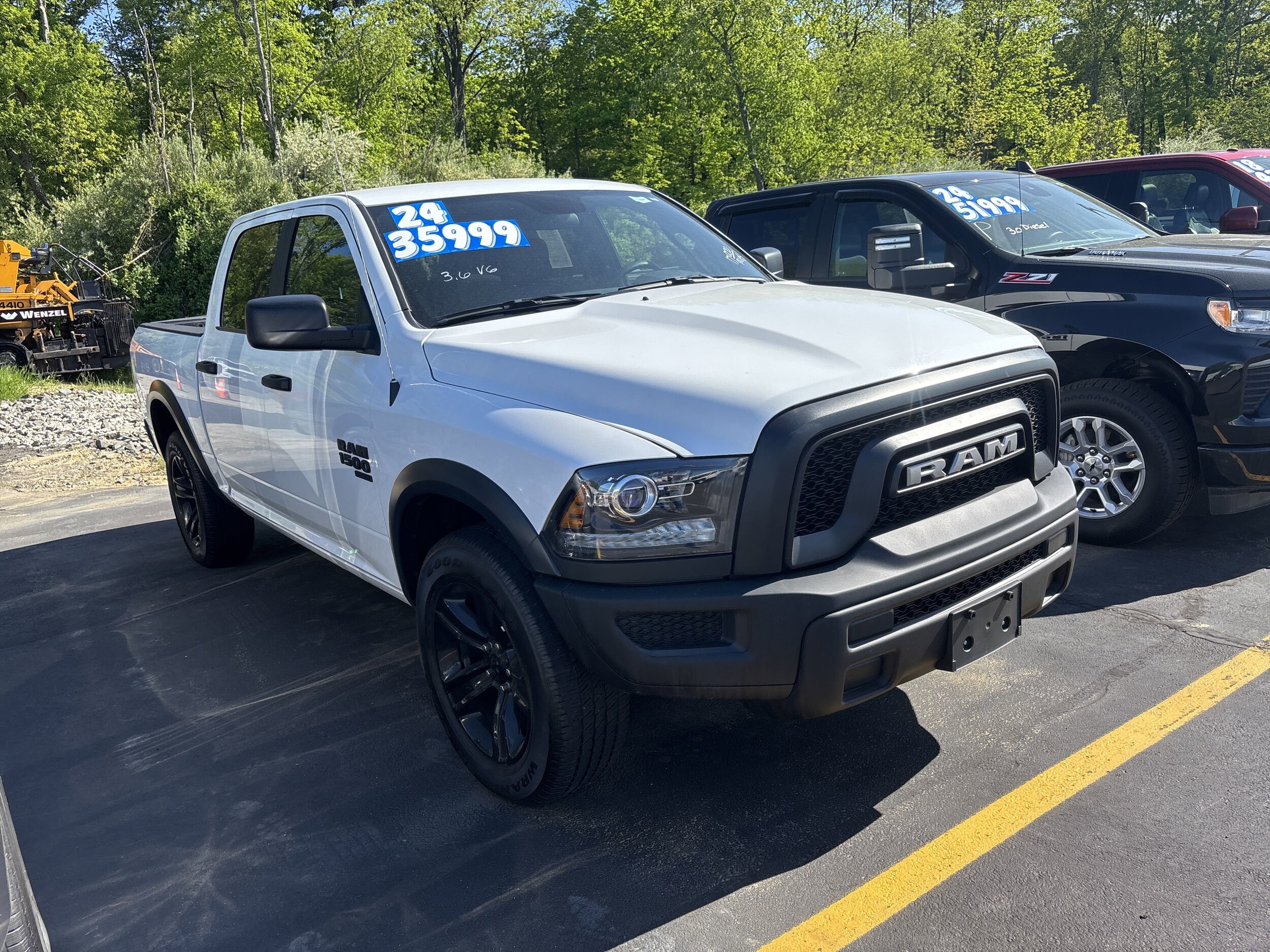2024 Ram 1500 Classic photo 3