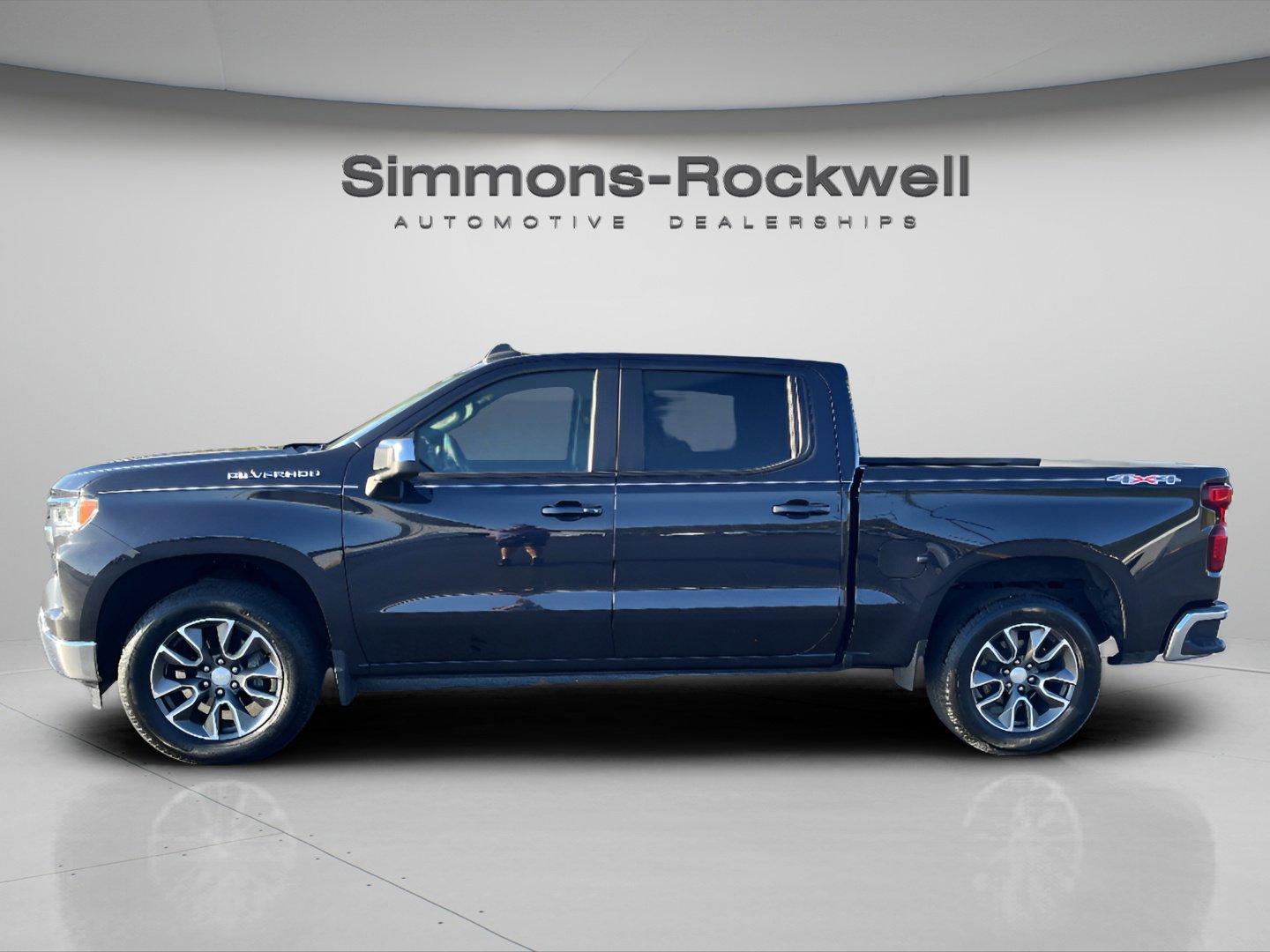 2022 Chevrolet Silverado 1500 LT photo 3