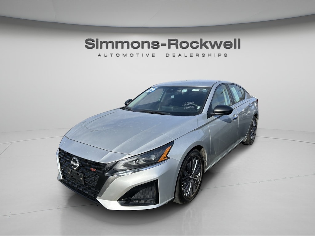 Used 2025 Nissan Altima SV SV FWD