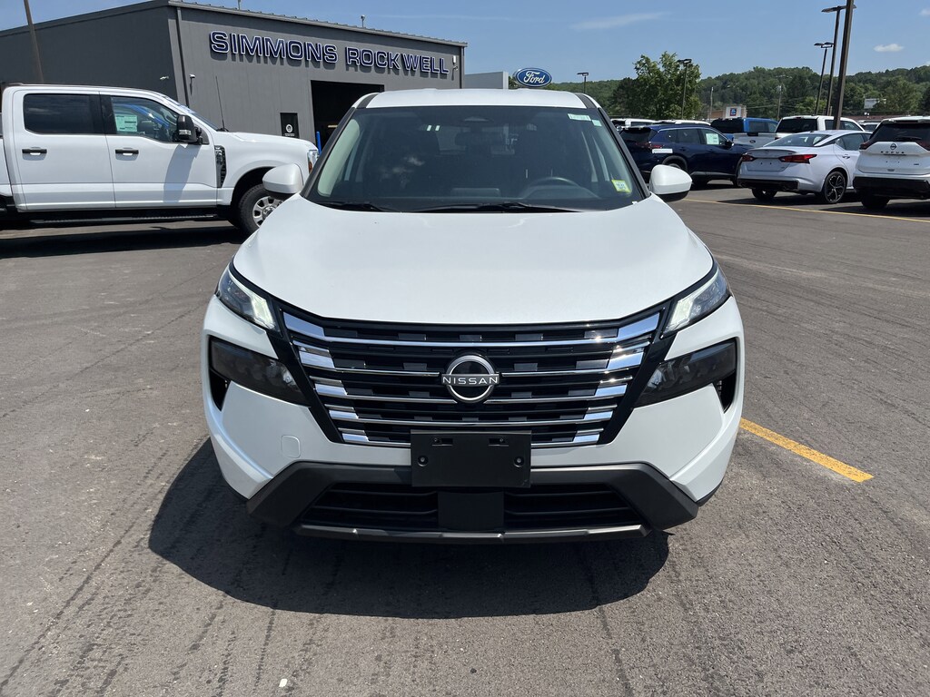 Used 2025 Nissan Rogue SV AWD SV