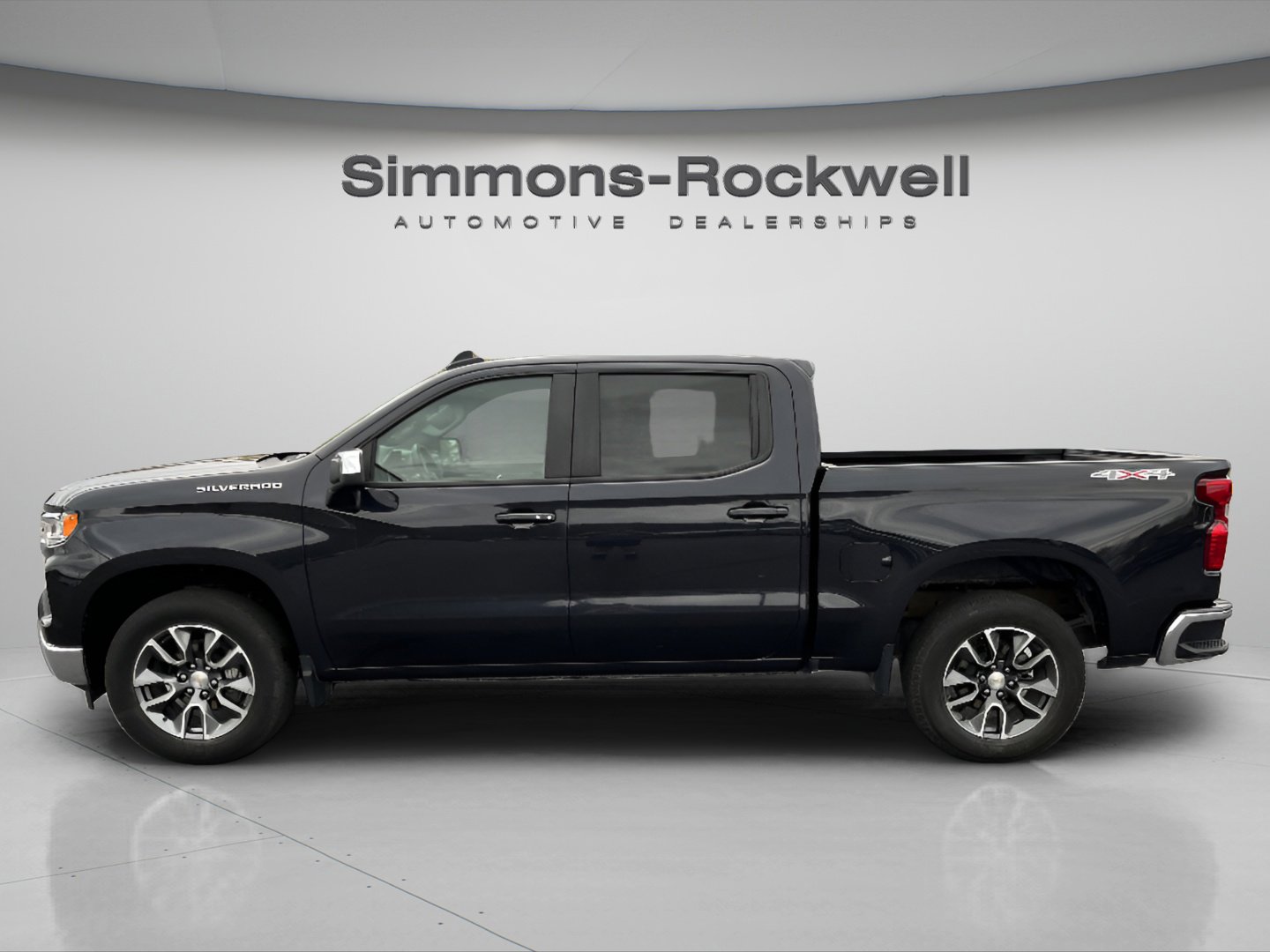 2024 Chevrolet Silverado 1500 LT photo 4