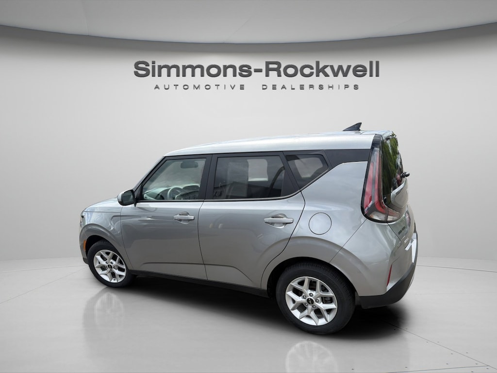 Used 2024 Kia Soul LX LX IVT