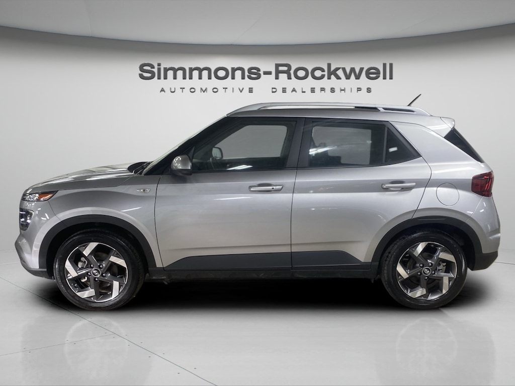 Used 2025 Hyundai Venue SEL SEL IVT