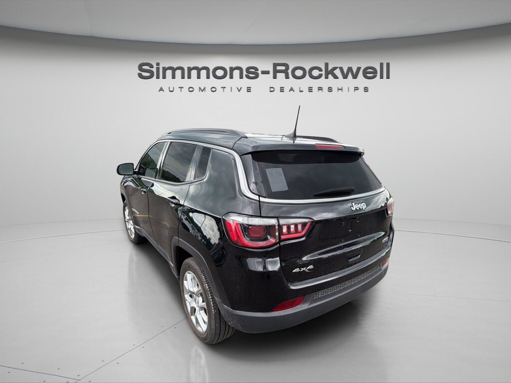 Used 2023 Jeep Compass Latitude Lux Latitude Lux 4x4