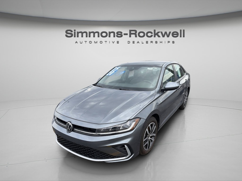 Used 2025 Volkswagen Jetta SE SE Auto