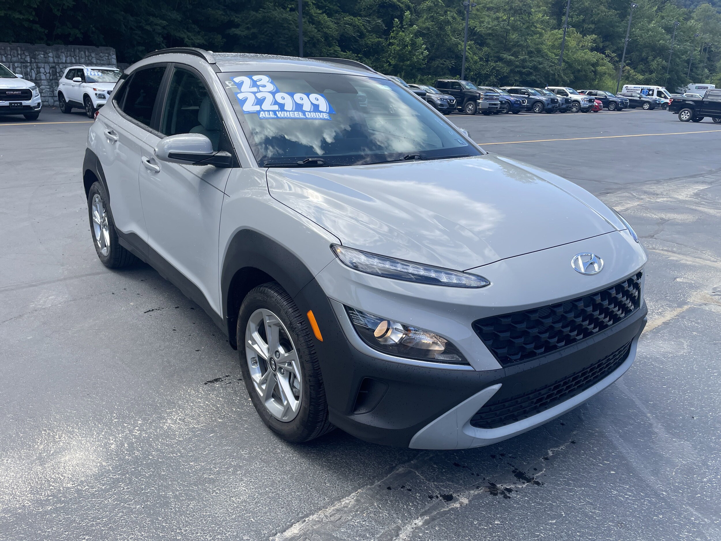 2023 Hyundai Kona SEL photo 3
