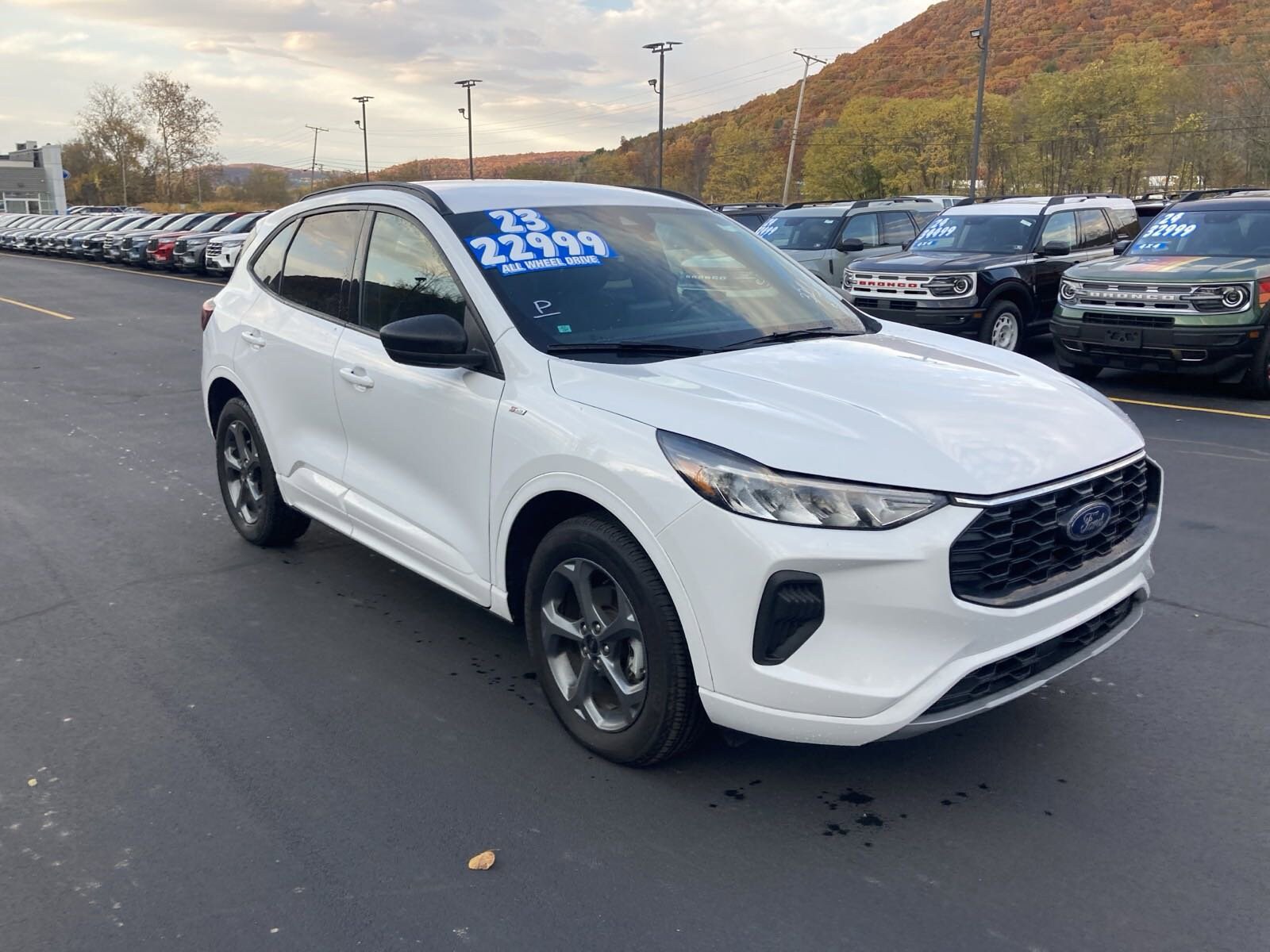2023 Ford Escape ST-Line photo 3