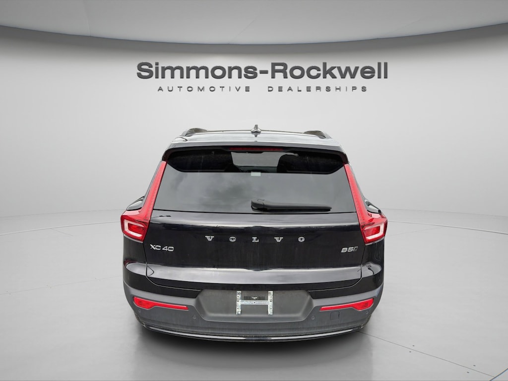 Used 2024 Volvo XC40 Core Dark Theme B5 AWD Core Dark Theme