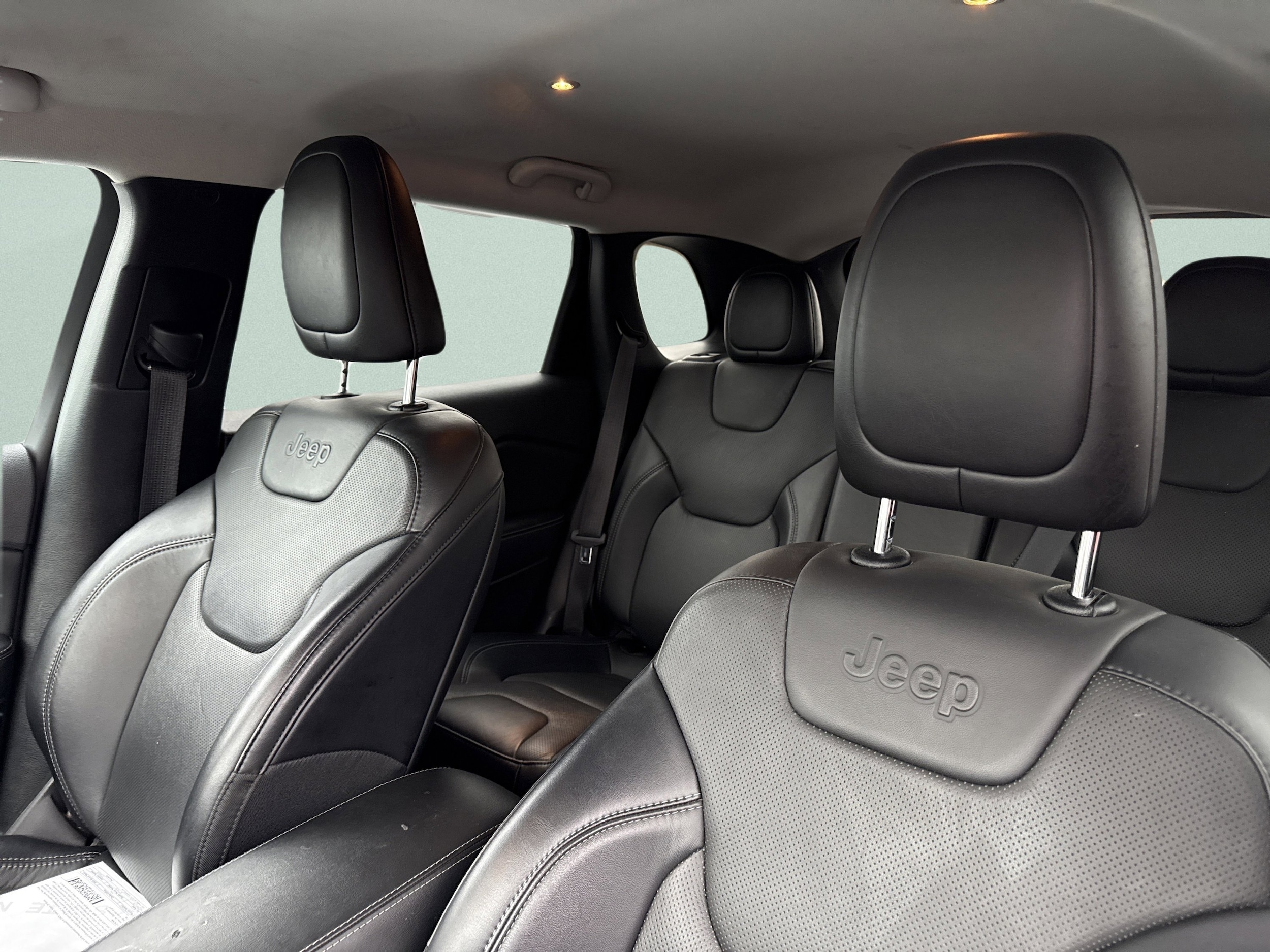 2022 Jeep Cherokee Latitude Lux - Photo 13