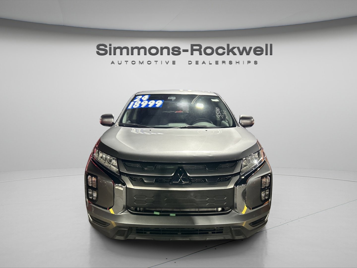 2024 Mitsubishi Outlander Sport SE's photo